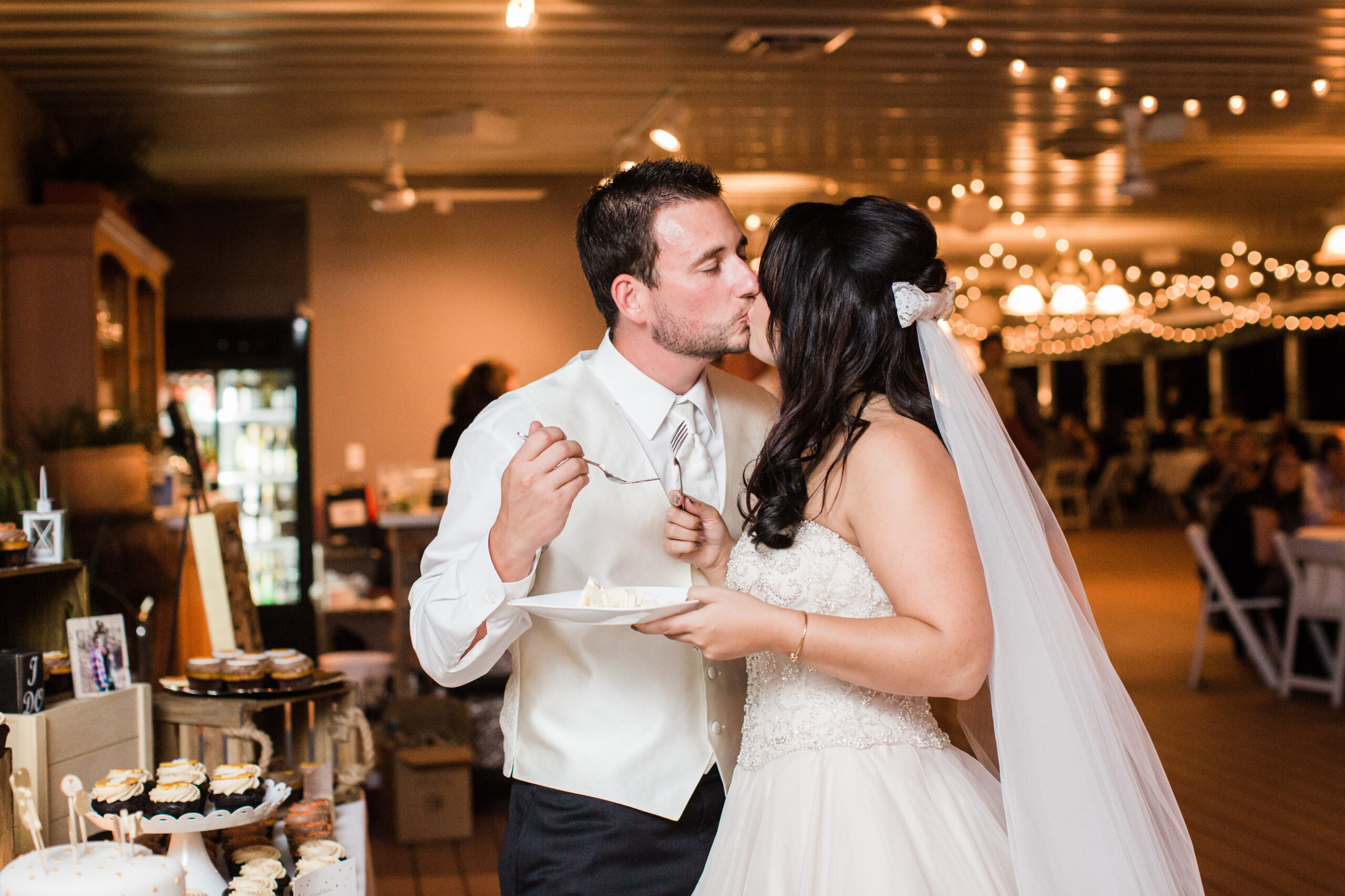 View More: http://erinstubblefield.pass.us/krissychriswed